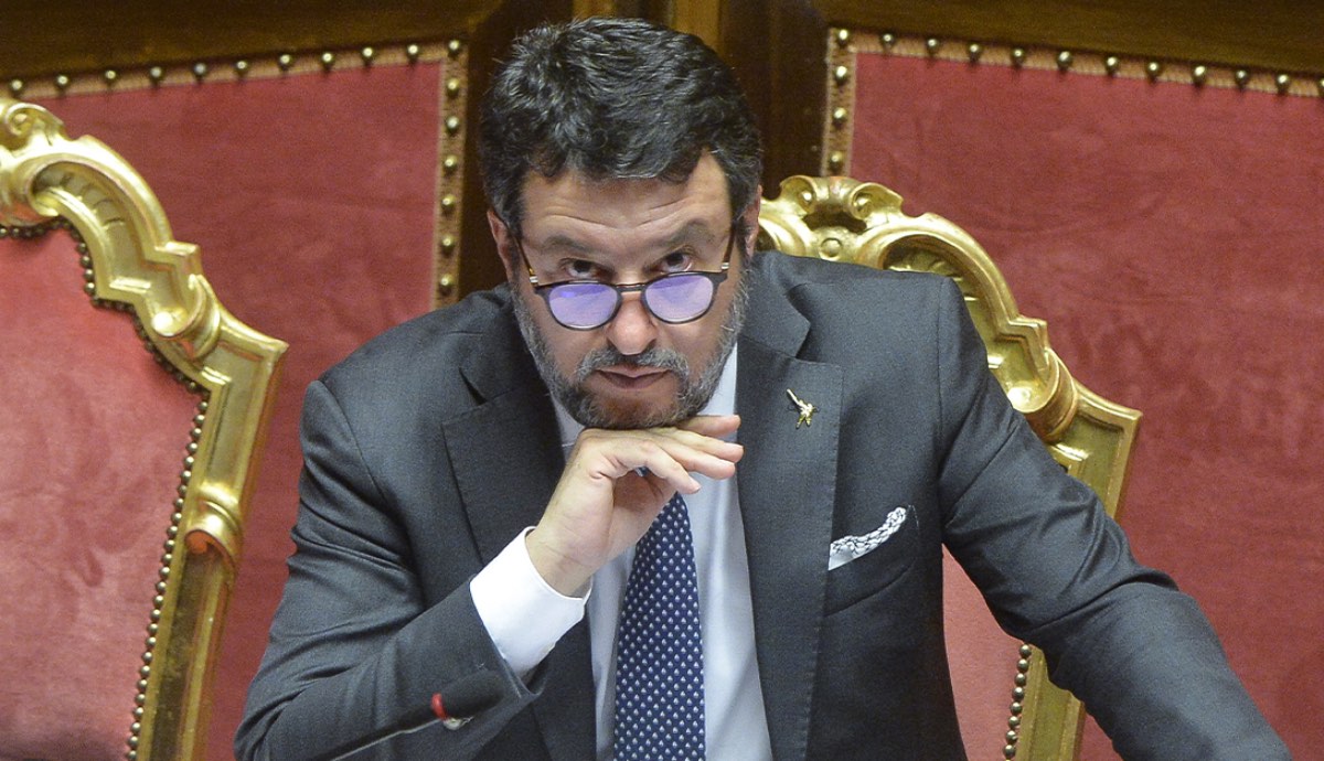 Matteo Salvini e gli insulti a Macron: da "bombarolo guerrafondaio" a "criminale"