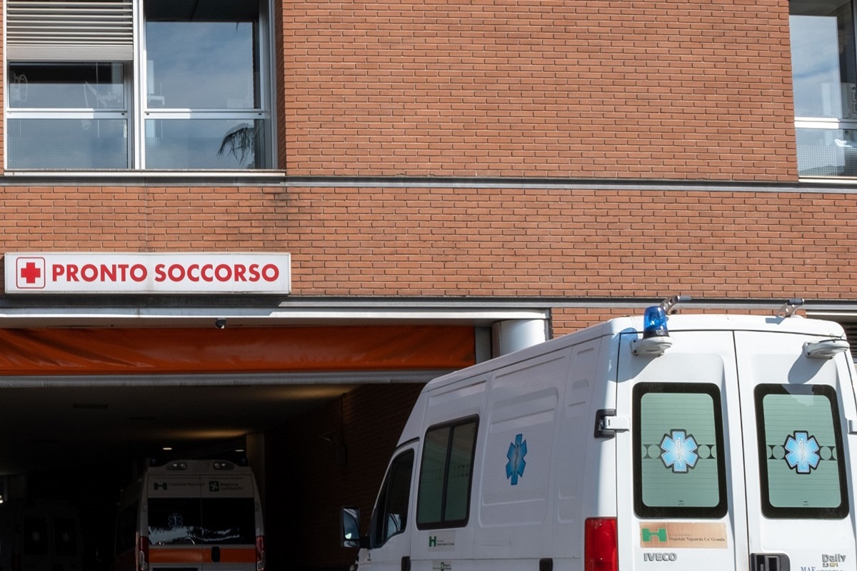 Pescara, lite al bar degenera in accoltellamento: 39enne in gravi condizioni