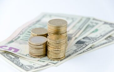 finance 3065269 1280 364x230