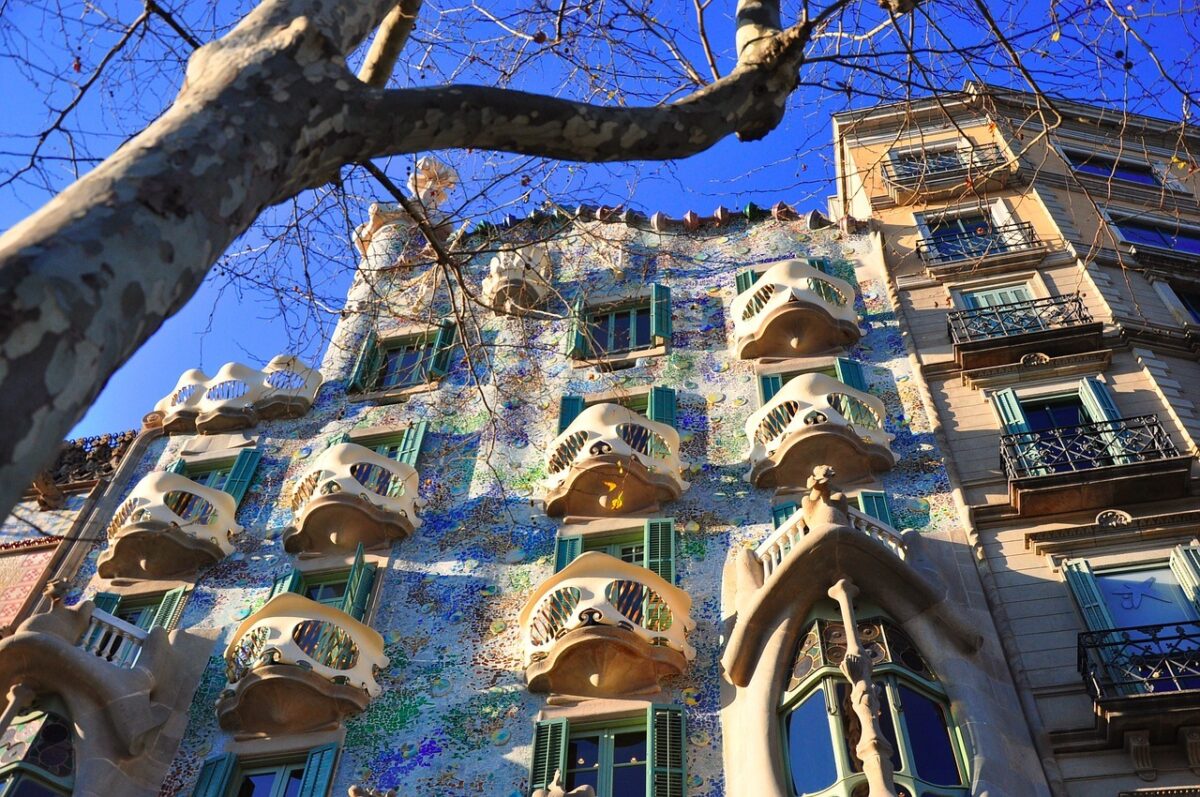 Oltre un Museo: Casa Batlló, Una Celebrazione Multisensoriale dell'Arte di Gaudí