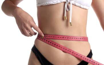 Come preservare il peso forma in estate: consigli e rimedi naturali