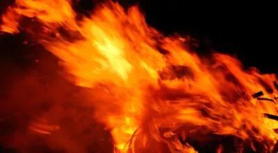 Incendio alla cattedrale di Rouen: in fiamme una guglia in fase di restauro