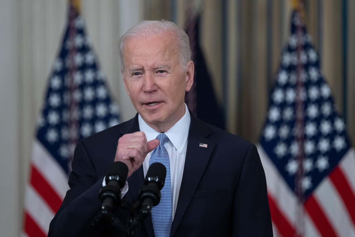 Biden si definisce "la prima donna nera a servire con un presidente nero": la nuova gaffe