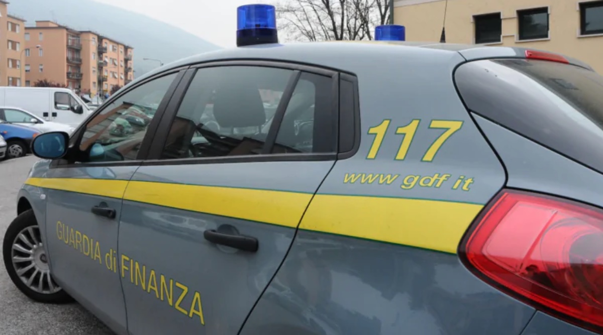 Droga a Malpensa, scoperto carico di sostanze per produrre ecstasy: "Avrebbero fruttato 600 milioni"