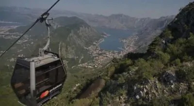 Tofane, cabina della funivia bloccata nel vuoto: terrore per i 30 passeggeri a bordo