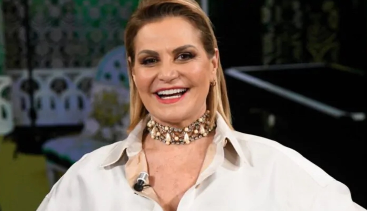 Matrimonio Simona Ventura, l'abito fa discutere: "Ma che ti sei messa?"