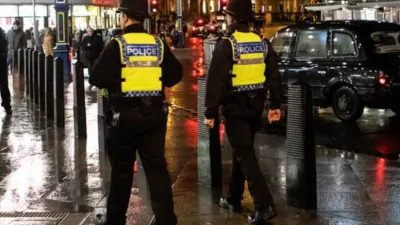 Claudio Gaetani, morto per un malore a Londra: corpo lasciato in strada per 6 ore e derubato da un poliziotto