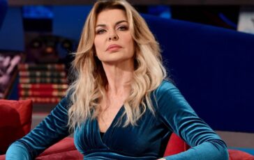 Alba Parietti fan hater