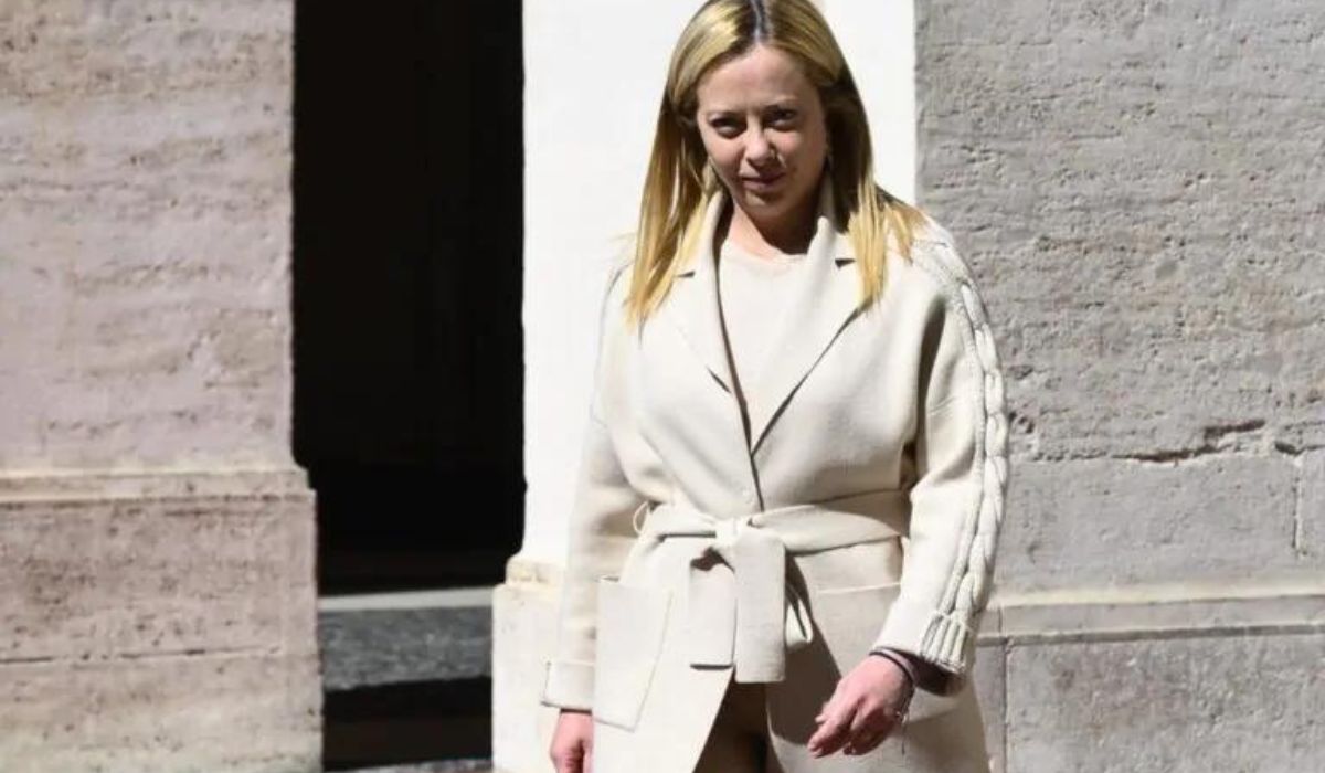 Meloni, la premier non abolirà l'assegno unico. Schlein attacca: "Sarebbe gravissimo"