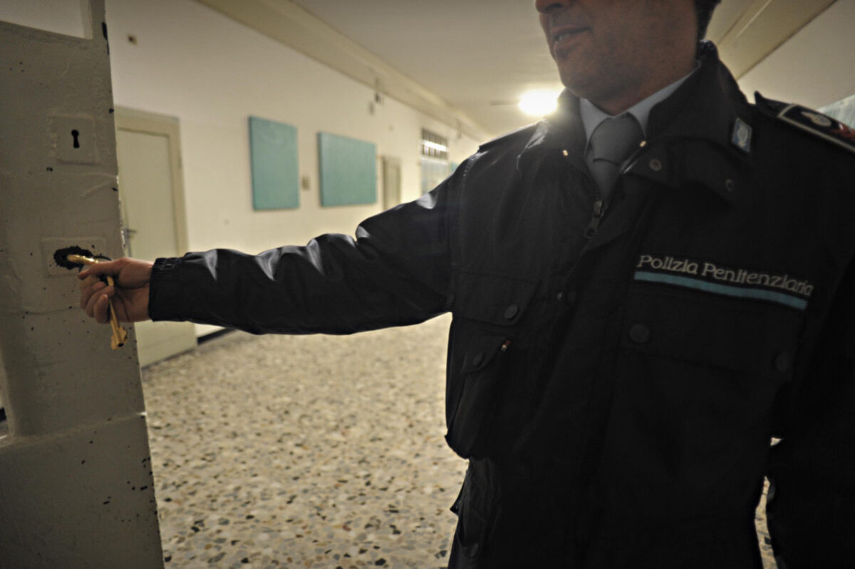 Caos carceri: da Nord a Sud si susseguono violenze e disordini