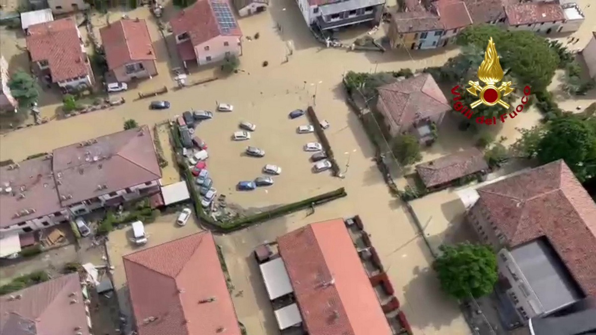 Alluvioni in Bangladesh: 4,5 milioni di persone colpite, almeno 13 i morti
