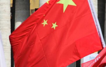 Il governo filippino ha riferito che le azioni cinesi hanno causato danni strutturali alle due navi filippine