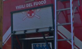 Auto prende fuoco pisa