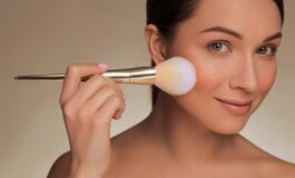 Pelle abbronzata post vacanze: come risaltarla con il trucco