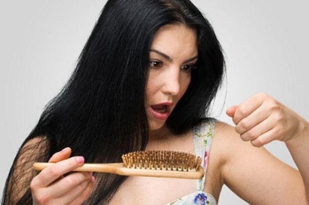 Caduta dei capelli nelle donne: cause e rimedi