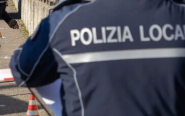 Bagnino salva turista ma viene multato