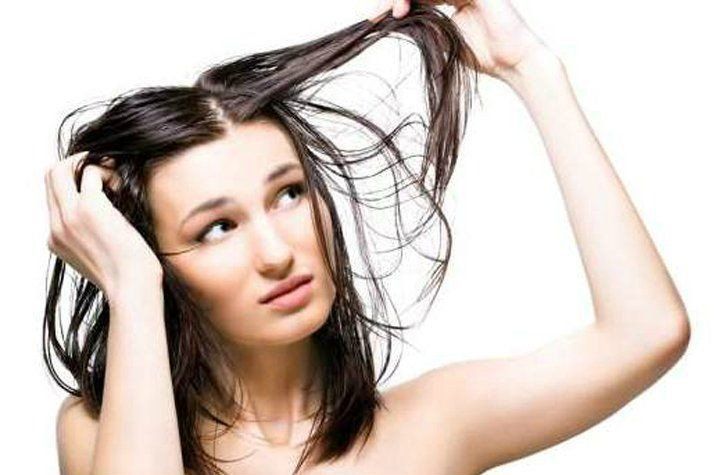 Capelli grassi: come scegliere lo shampoo più adatto