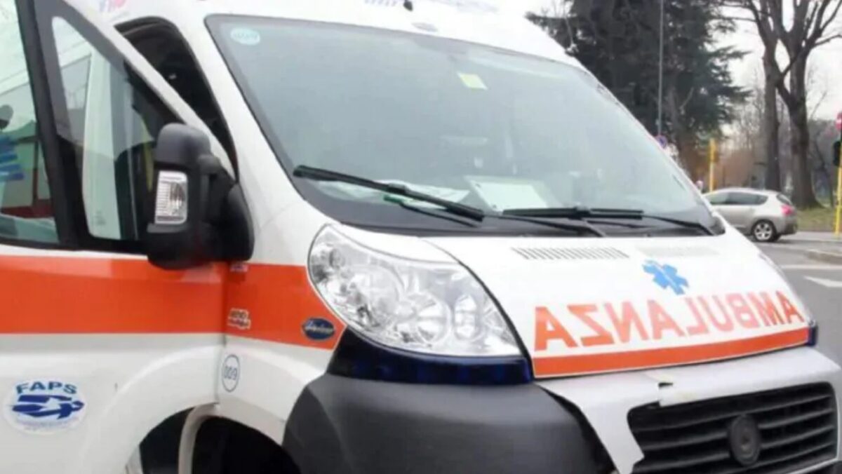 Lumezzane, frontale tra due auto: grave un 19enne