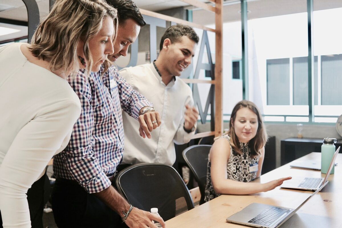 Come promuovere un brand, un'iniziativa o un'associazione con le magliette personalizzate
