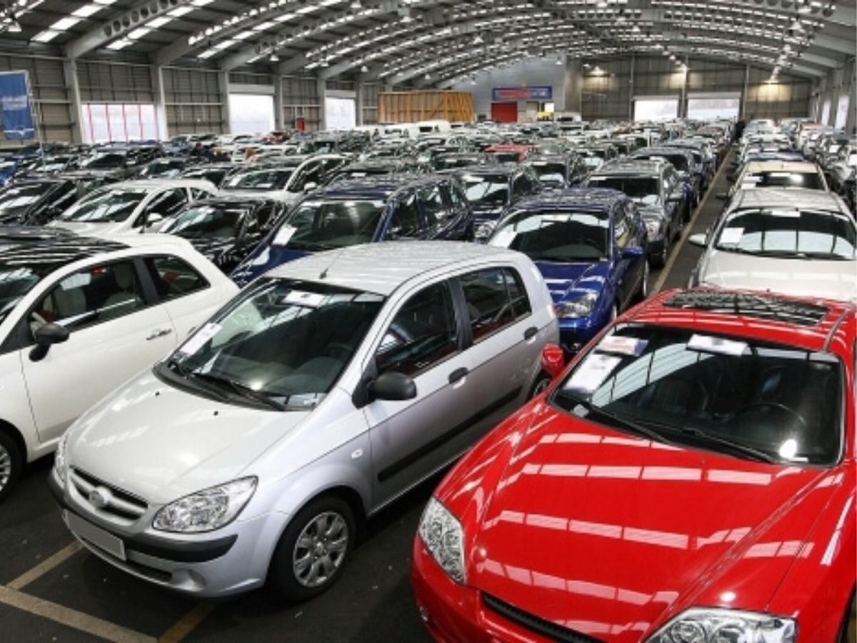 Stellantis 2024: l'industria auto in Italia torna ai livelli del 1956