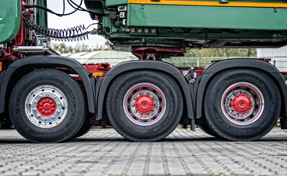 Usura eccessiva delle gomme dei camion: prevenzione e soluzioni