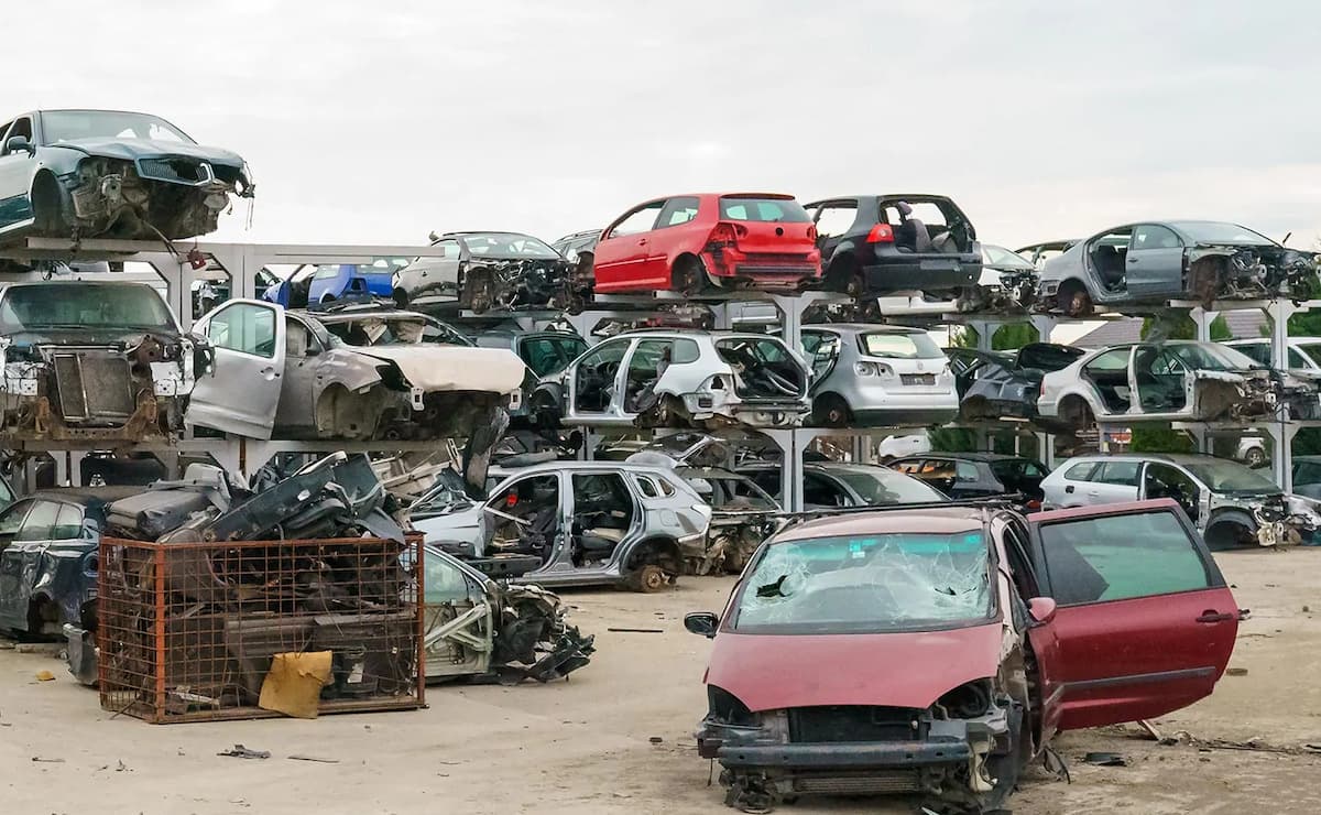 Rottamazione e smaltimento auto, un servizio fondamentale per coloro che desiderano liberarsi di un veicolo