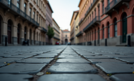 Immagine di Beppe Grillo e simbolo del M5s in crisi