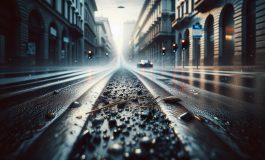 Giovane motociclista coinvolto in un incidente a Milano