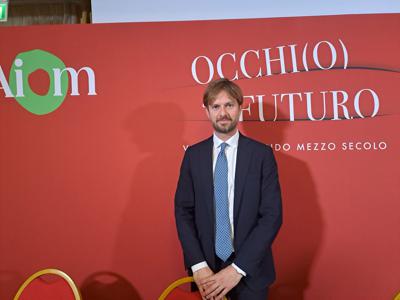 Cancro seno, Villa (Lilly): "Una donna su due non segue terapia, al via campagna su aderenza"