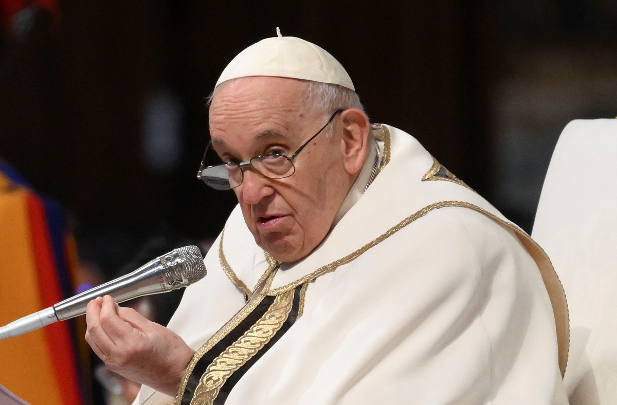 Iran, la lettera del presidente al Papa: "Esortare i leader per la pace"