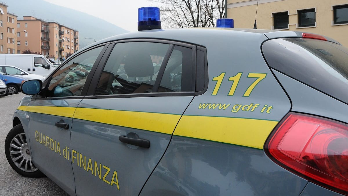 Mafia, smantellato maxi giro di evasione Iva e riciclaggio da 520 milioni: la reazione di Meloni e Giorgetti