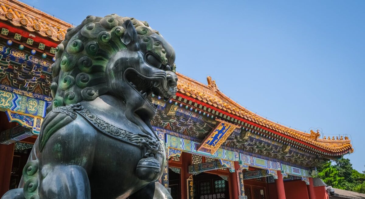 Dalla Grande Muraglia ai grattacieli di Shanghai: ecco perché prendere un volo per la Cina