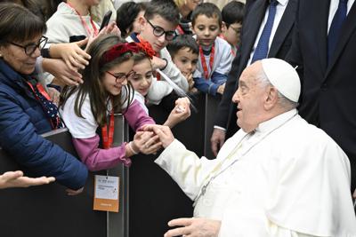 Sanità, Papa: "Si emargina la sofferenza perché fa paura ma saremo esaminati sull'amore"