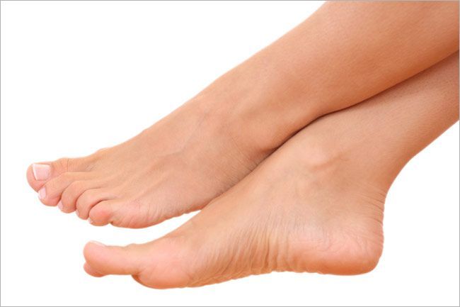 Talloni screpolati: cause e rimedi naturali