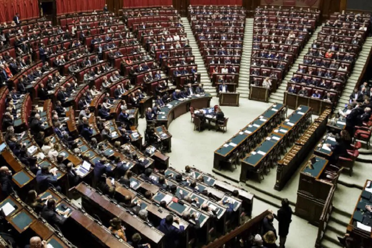 Camera dei deputati, tensioni sulla manovra: il no di Fontana alle richieste delle oppozioni
