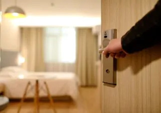 Affitti brevi, il Viminale vieta il check-in fai da te: rivolta di B&B