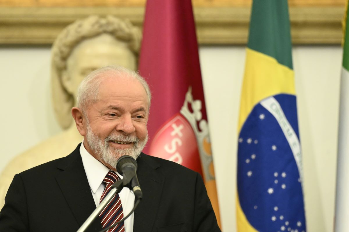 Il presidente brasiliano Lula operato d'urgenza per emorragia intracranica: ricoverato in terapia intensiva