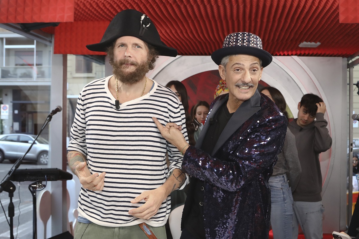 Jovanotti rompe il silenzio sul flirt con Valeria Marini a Belve: "Poco elegante dirlo"