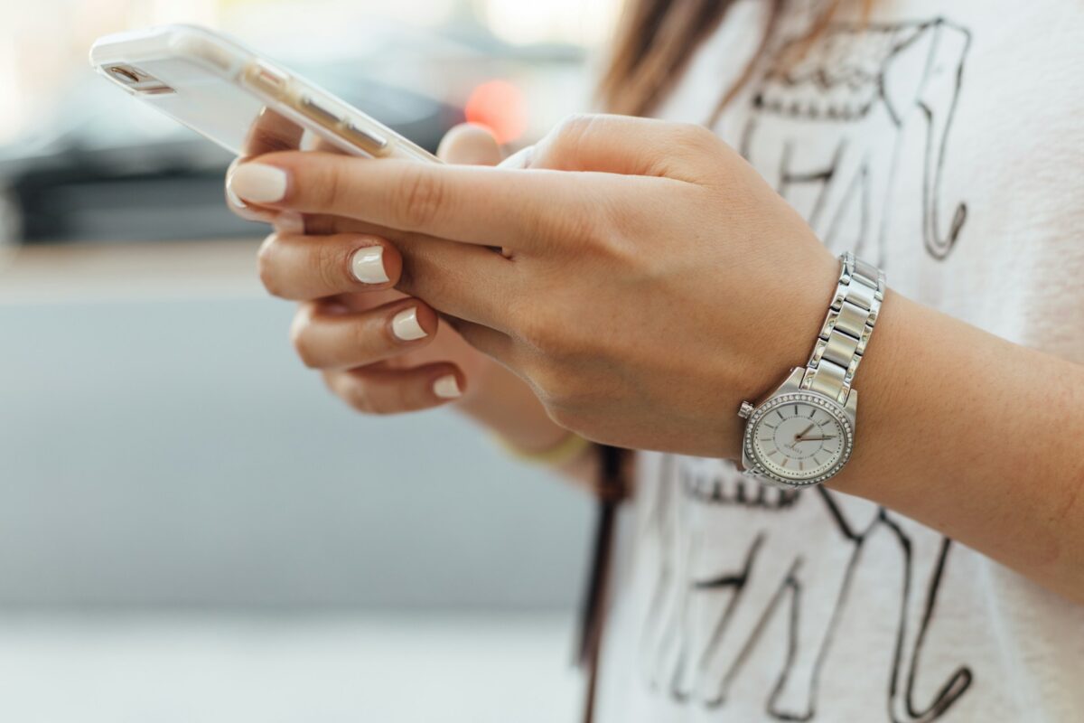 Intesa Sanpaolo down: app inaccessibile e problemi con il conto online