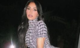 Kim Kardashian e il gesso al piede a forma di tacco