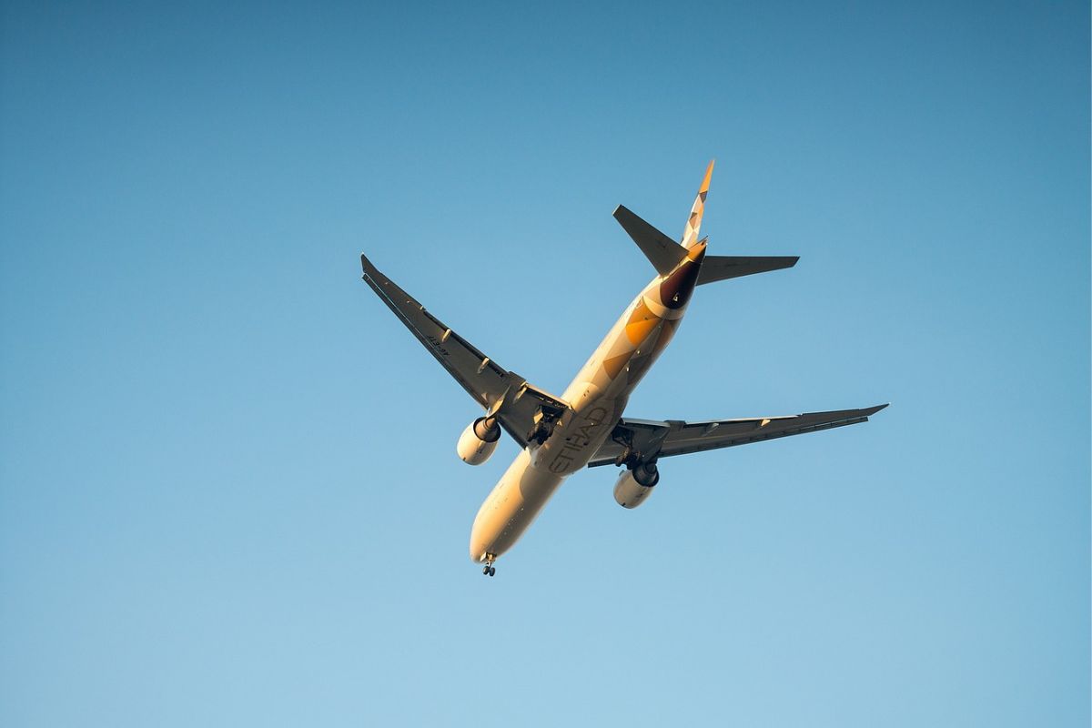 Nubifragio a Roma: disagi al traffico, paura in aeroporto per un atterraggio "da incubo"