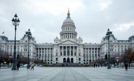 Forze dell'ordine in azione con nuove normative