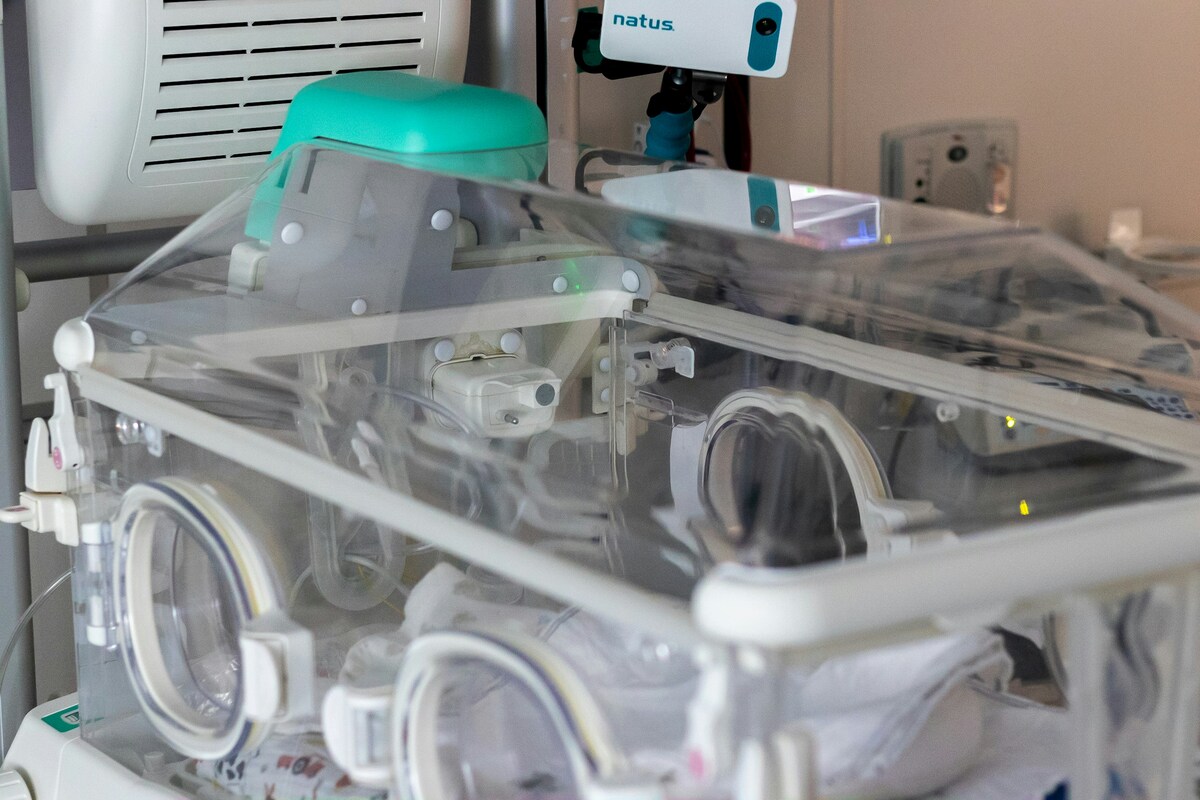 Tragedia a Bari: trovato morto un neonato nella culla termica di una chiesa