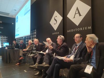 Farmaci, Garattini: "Mercato enfatizza aspetti positivi e minimizza tossicit&agrave;"