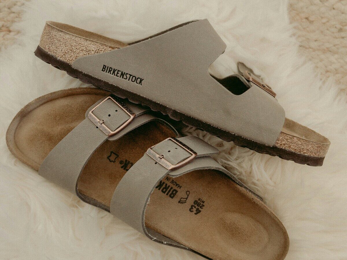 Birkenstock, niente copyright: per il Tribunale i sandali non sono un'opera d'arte