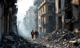 Incendio in un appartamento a Genova con fumi neri