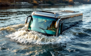 Autobus turistico inabissato nel fiume Po a Torino