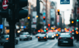 Cellulare usato mentre si guida in Italia