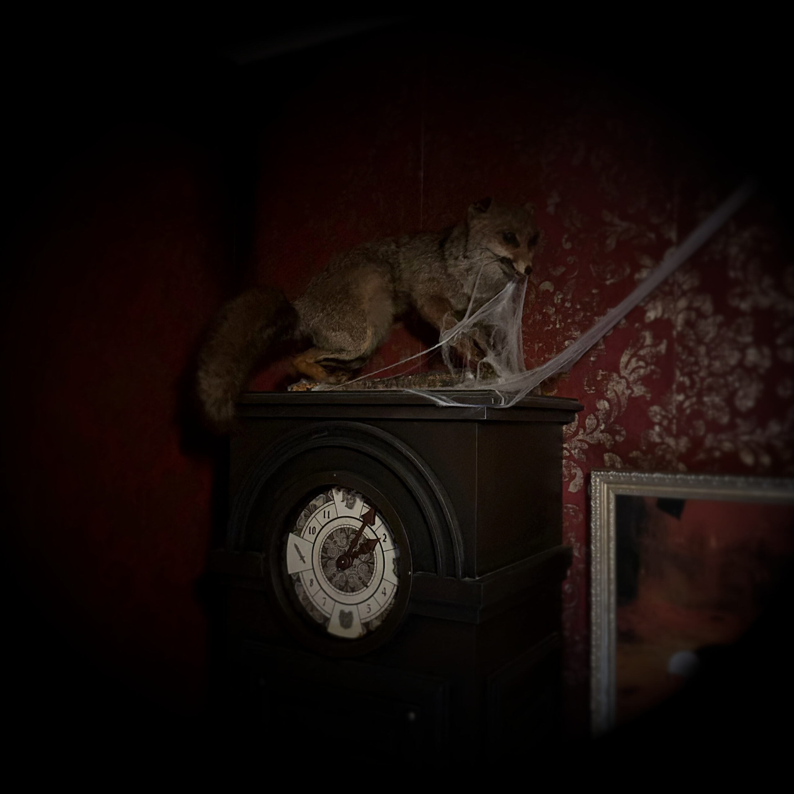 enigmi horror escape room the village scaled 1