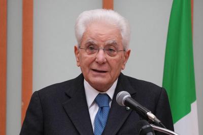 Mattarella: "Inaccettabili aggressioni e vandalismo contro operatori sanitari"